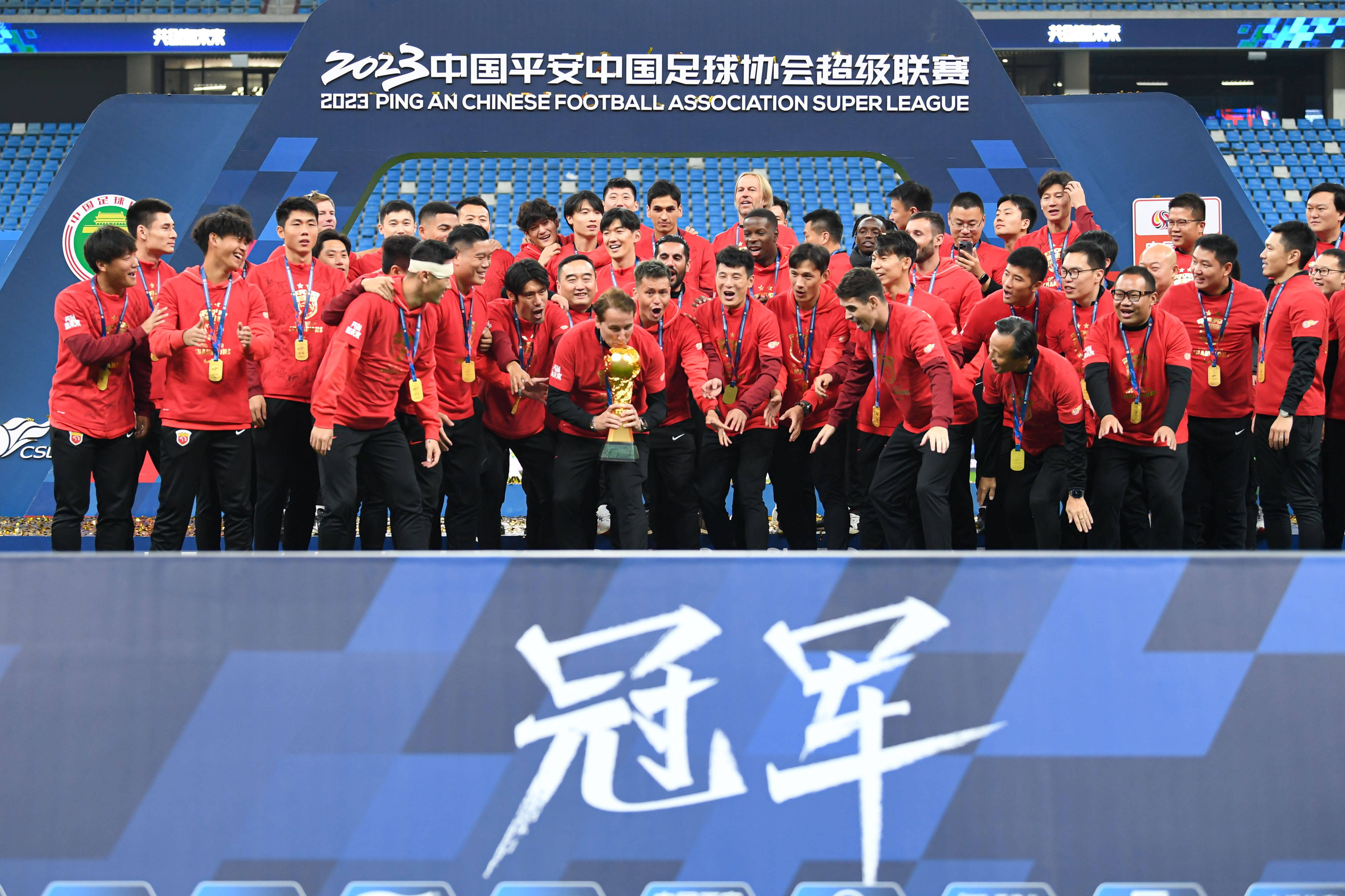 上海海港迎意甲关键赛；赛前豪取连胜；气氛紧张；细节决定成败的简单介绍