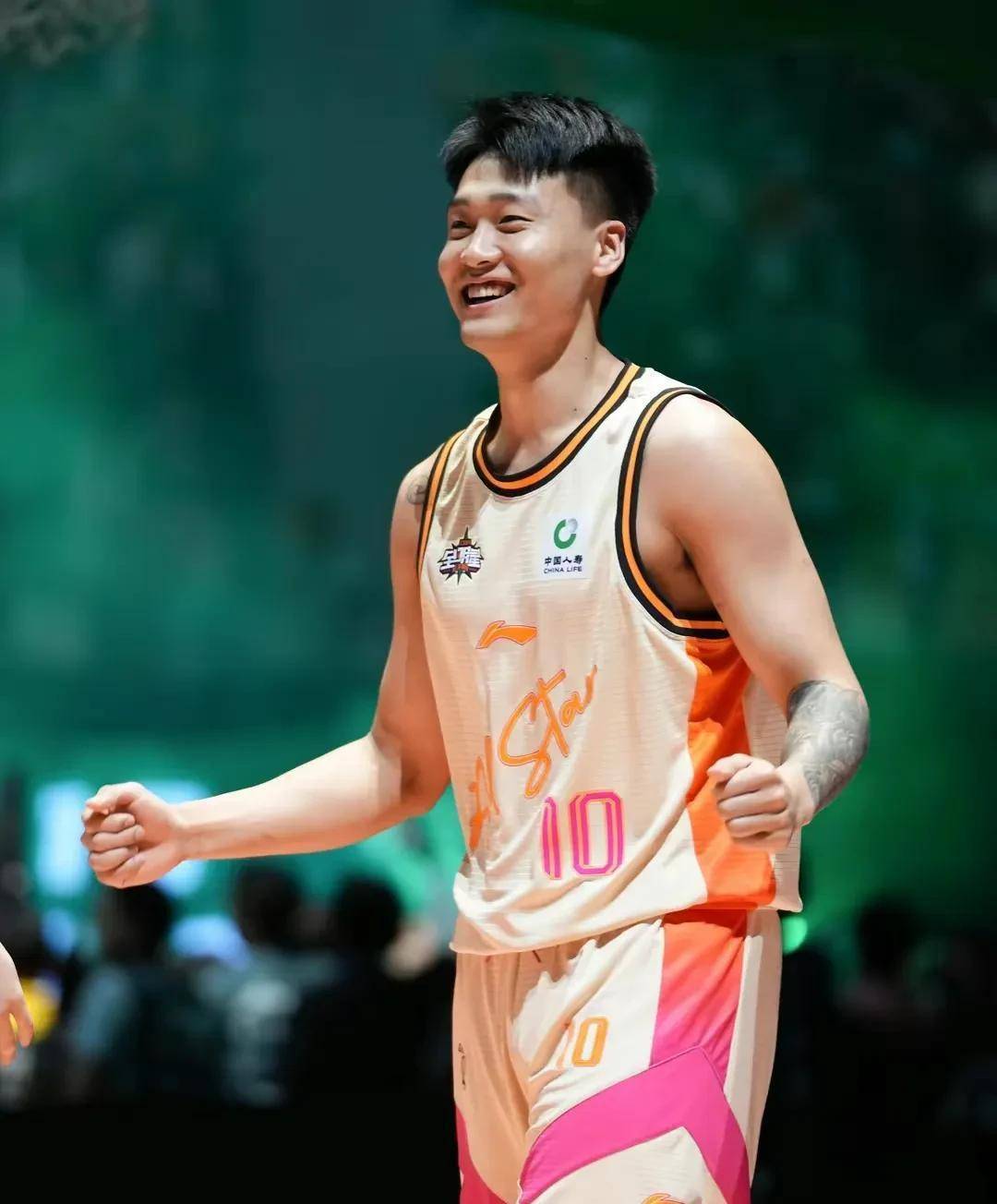 欧博体育娱乐 -包含山东男篮训练开放日，关键时刻遗憾出局引欢呼，全明星赛在即，临场指挥获称赞的词条