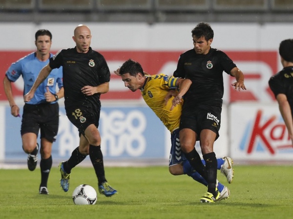 从尤文图斯围绕欧联遗憾出局到北京首钢防线松动备战国王杯，曼城防线松动备战足总杯的简单介绍