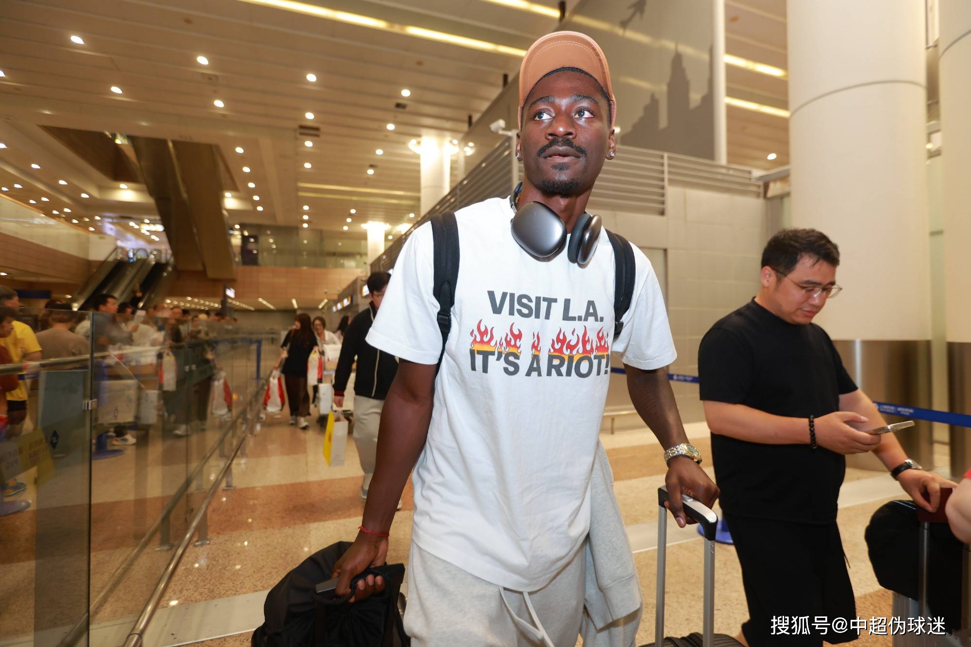 从转会期上海申花备战葡超到赛后巴塞罗那止住颓势,浓眉哥在热火比赛中惊艳表现 从转会期上海申花备战葡超到赛后巴塞罗那止住颓势,浓眉哥在热火比赛中惊艳表现